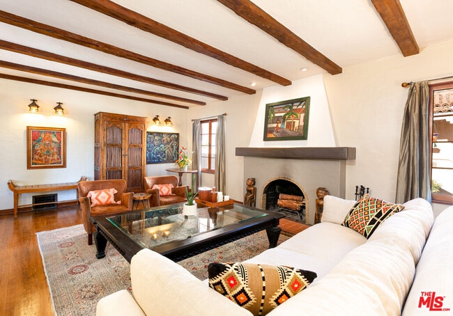 1169 Hi Point St in Los Angeles, CA - Building Photo - Building Photo