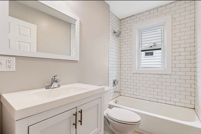 121 Oakland Pl, Unit #1