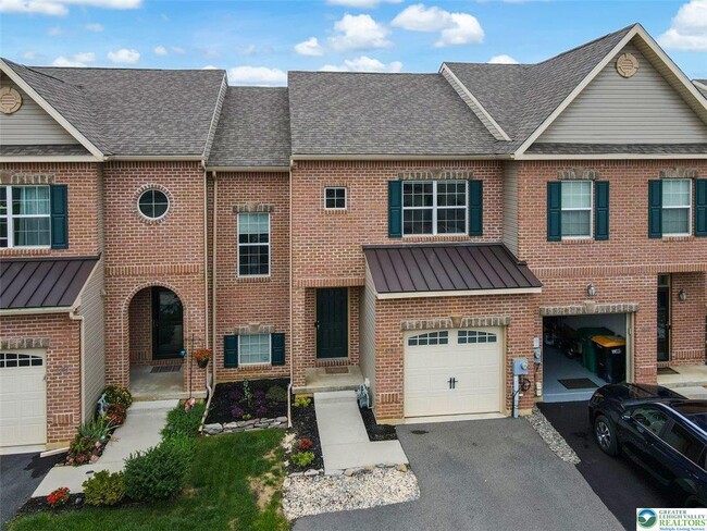 4492 Cottonwood Dr in Nazareth, PA - Building Photo - Building Photo