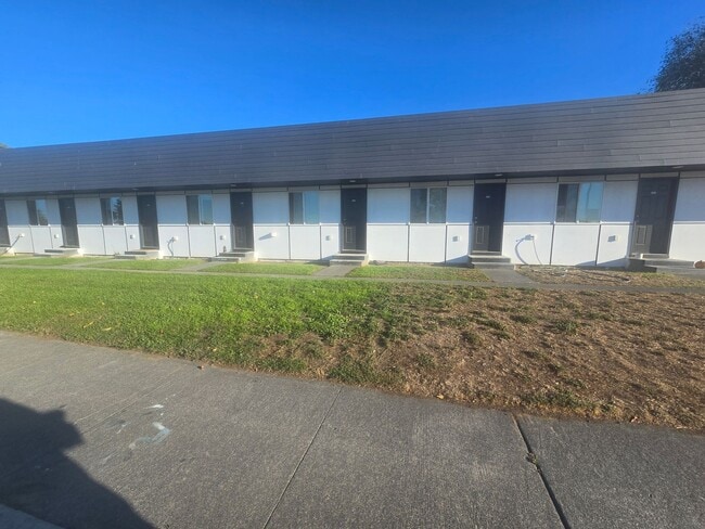 1407 W Marina Dr in Moses Lake, WA - Building Photo - Building Photo