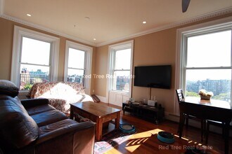 483 Beacon St, Unit 1 in Boston, MA - Building Photo - Building Photo