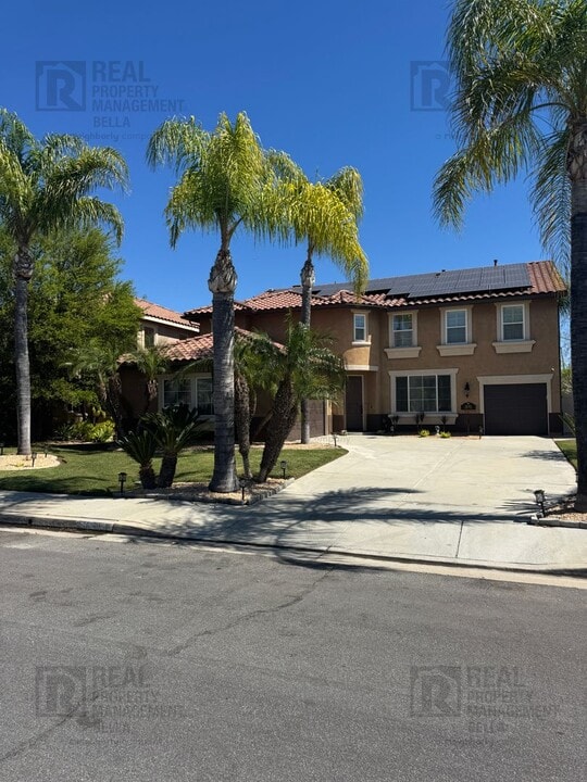 26381 Castle Ln in Murrieta, CA - Building Photo