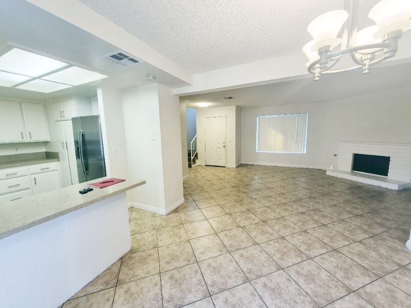 127 Tiger Ln in San Jacinto, CA - Foto de edificio