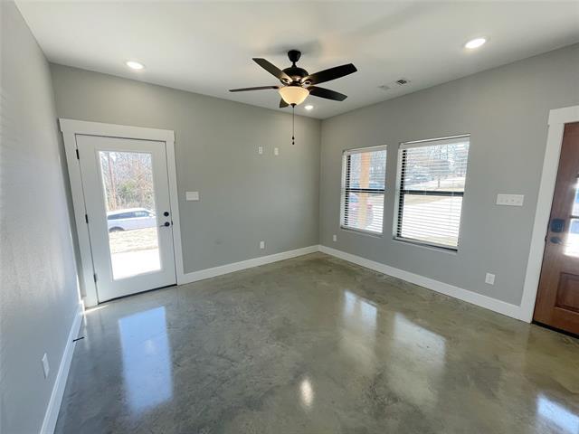 1213 Oak Dr in Denison, TX - Building Photo - Building Photo