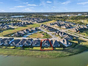 913 Goose Creek St in Webster, TX - Foto de edificio - Building Photo