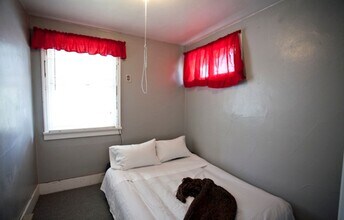 805 NE California St in Pullman, WA - Foto de edificio - Building Photo