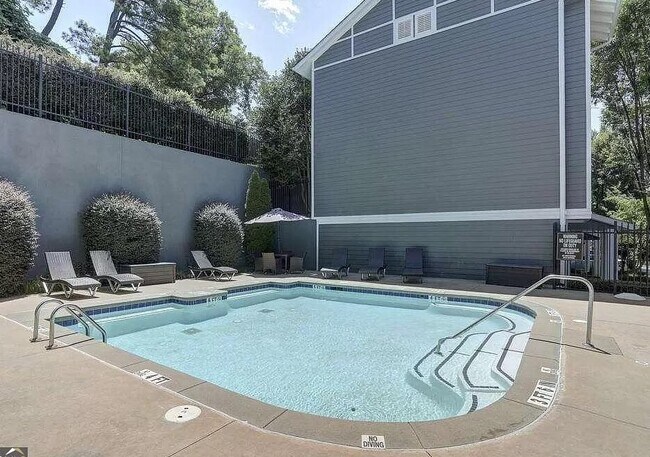 1075 Park Row N in Atlanta, GA - Building Photo - Building Photo