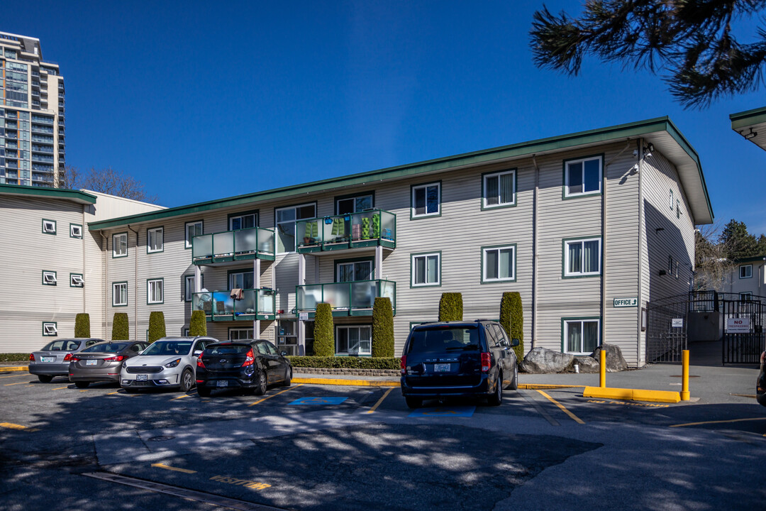 Hillside Gardens in Burnaby, BC - Building Photo