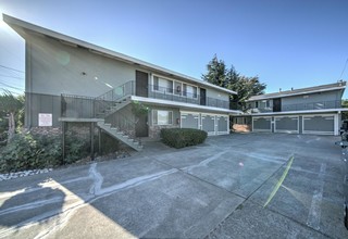 Rodeo Commons Townhomes in Rodeo, CA - Foto de edificio - Building Photo