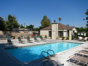 Sunrise Apartments in Riverside, CA - Foto de edificio - Building Photo