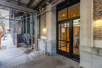 67 Vestry St in New York, NY - Building Photo - Building Photo