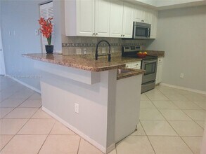 9645 NW 1st Ct, Unit #1-304 in Pembroke Pines, FL - Building Photo - Building Photo