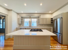 271 Atlantic St in Quincy, MA - Building Photo