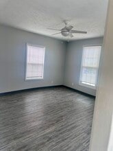 930 Shelby Pkwy, Unit 1 in Louisville, KY - Foto de edificio - Building Photo