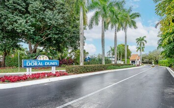 4725 NW 103rd Ct in Doral, FL - Building Photo - Building Photo