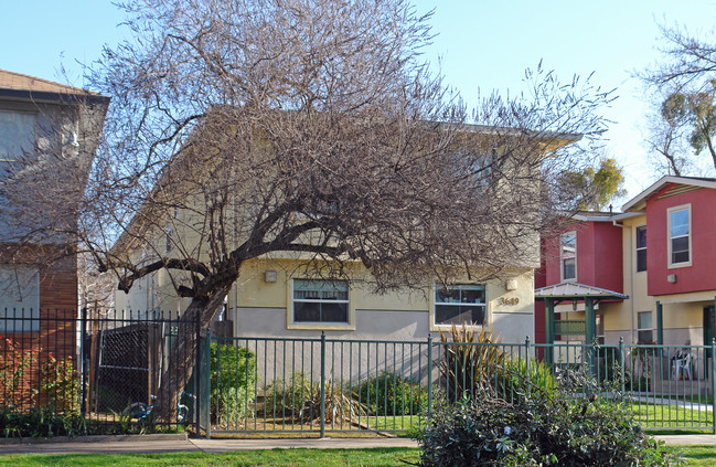 3649 2nd Ave in Sacramento, CA - Foto de edificio - Building Photo