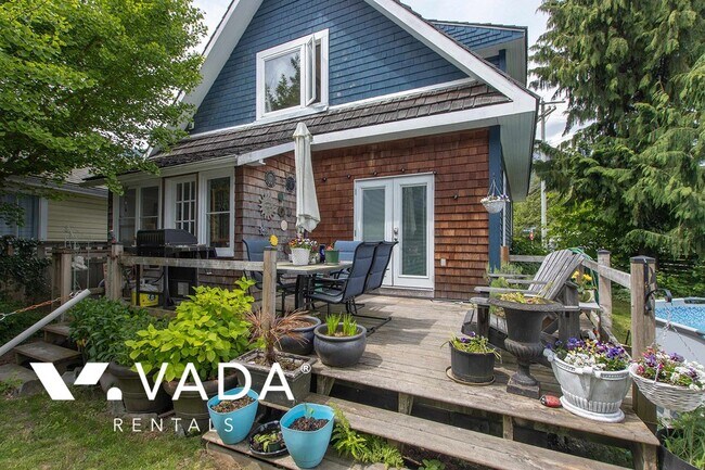Downtown 3 Bedroom 2 Level House Rental 37 in Squamish, BC - Building Photo - Building Photo