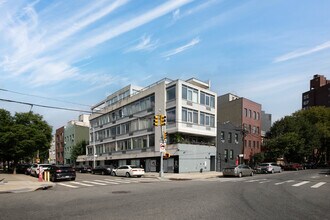 508 Humboldt St in Brooklyn, NY - Foto de edificio - Building Photo