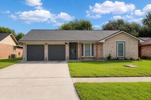 13638 Greenridge Dr in Sugar Land, TX - Building Photo