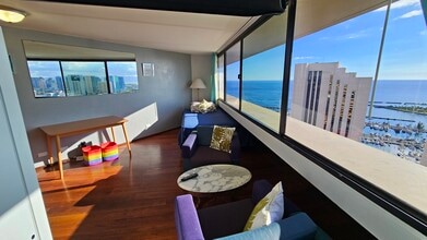 1700 Ala Moana Blvd in Honolulu, HI - Building Photo - Building Photo