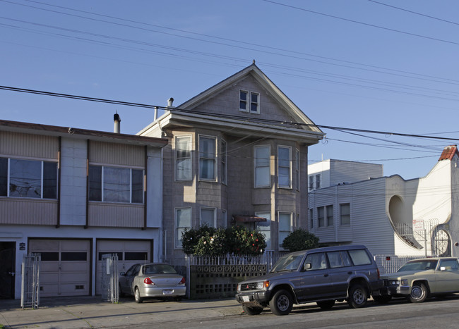 1439 Revere Ave in San Francisco, CA - Building Photo - Building Photo