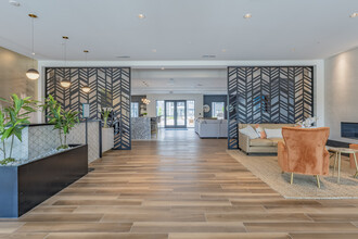 The Flats at Dorsett Ridge in Maryland Heights, MO - Building Photo - Lobby