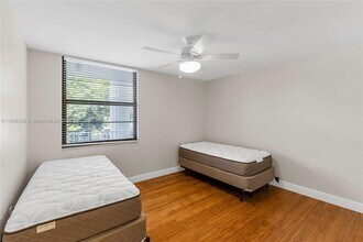 1514 Whitehall Dr in Davie, FL - Building Photo - Building Photo