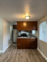Glendoveer Village in Portland, OR - Building Photo - Interior Photo