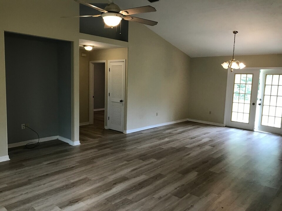 12039 SW 76th Terrace in Lake Butler, FL - Building Photo