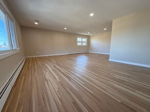 8-2 Sterling Pl, Unit 2 in Edgewater, NJ - Building Photo - Building Photo