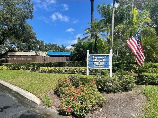 4541 Carambola Cir S