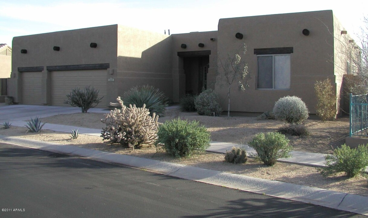 4537 E Thunder Hawk Rd in Cave Creek, AZ - Building Photo