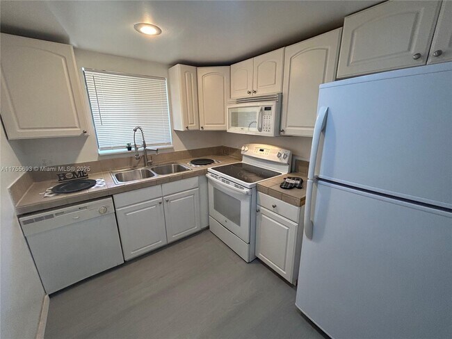 1265 S Flagler Ave in Pompano Beach, FL - Building Photo - Building Photo