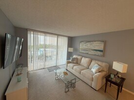 101 Briny Ave, Unit 505 in Pompano Beach, FL - Building Photo