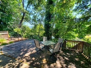 737 SE M St in Grants Pass, OR - Building Photo - Building Photo