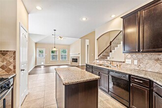 10022 Taylor Springs Ln in Tomball, TX - Building Photo - Building Photo