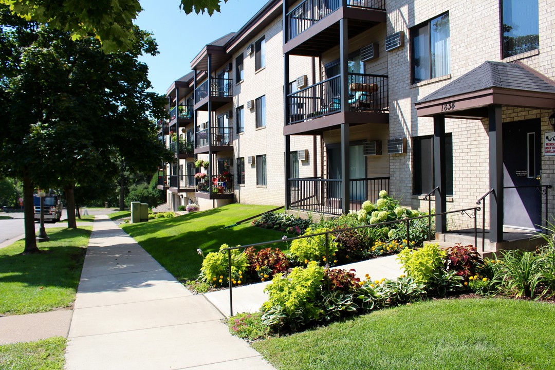 Riverview Highlands in St. Paul, MN - Building Photo