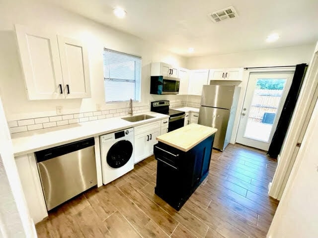 property at 1402 E McKinley St