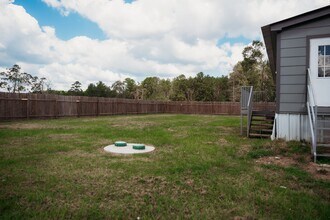 2545 Lee Turner Rd in Cleveland, TX - Building Photo - Building Photo