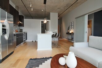 148 Roosevelt Rd in Chicago, IL - Foto de edificio - Building Photo