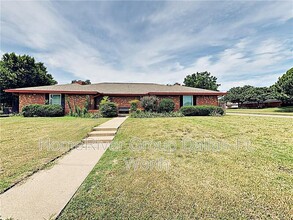 4523 Altamesa Blvd in Fort Worth, TX - Building Photo - Building Photo