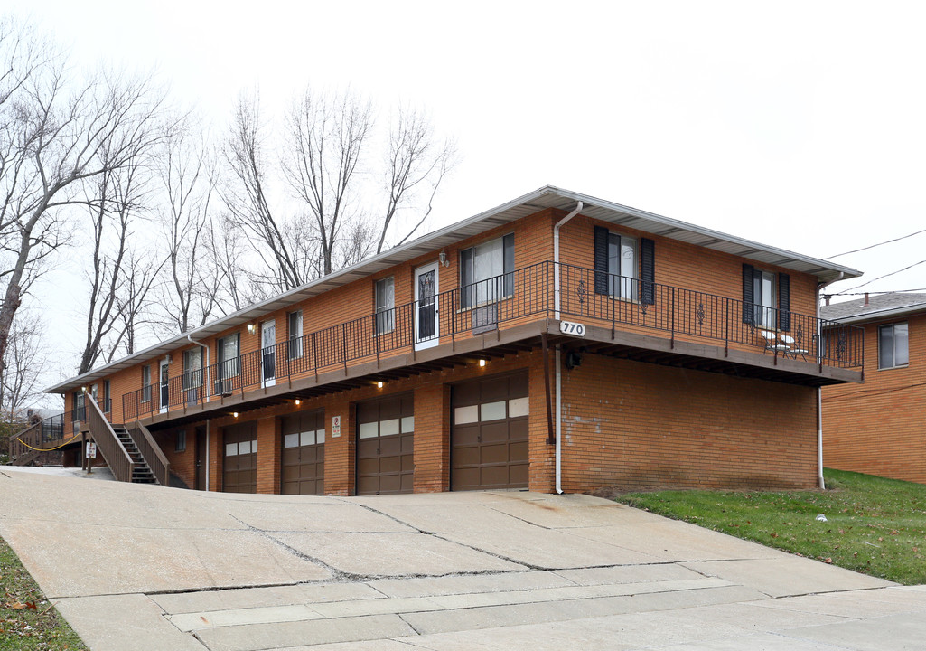 750-780 Baltimore Ave in Akron, OH - Building Photo