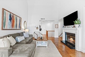 200 Shearwater Ct W in Jersey City, NJ - Building Photo - Building Photo