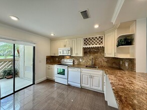 13135 Chadwick Ct, Unit 9 in West Palm Beach, FL - Foto de edificio - Building Photo