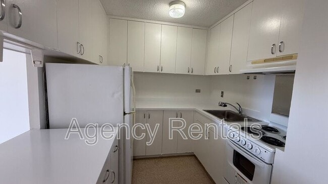 1125 Young St in Honolulu, HI - Building Photo - Building Photo