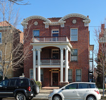 2710 W Grace St Apartments