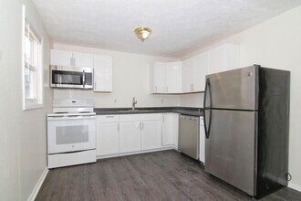 1143 Rosengarten Dr in Greenwood, IN - Building Photo - Building Photo