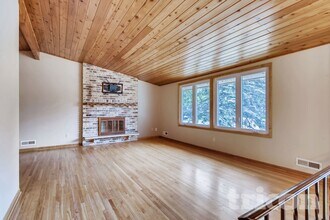 9241 34th Ave N in Minneapolis, MN - Building Photo - Building Photo