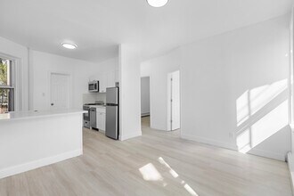 182 Congress St in Jersey City, NJ - Building Photo - Building Photo