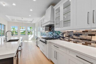 9237 Crestview Cir in Palm Beach Gardens, FL - Building Photo - Building Photo